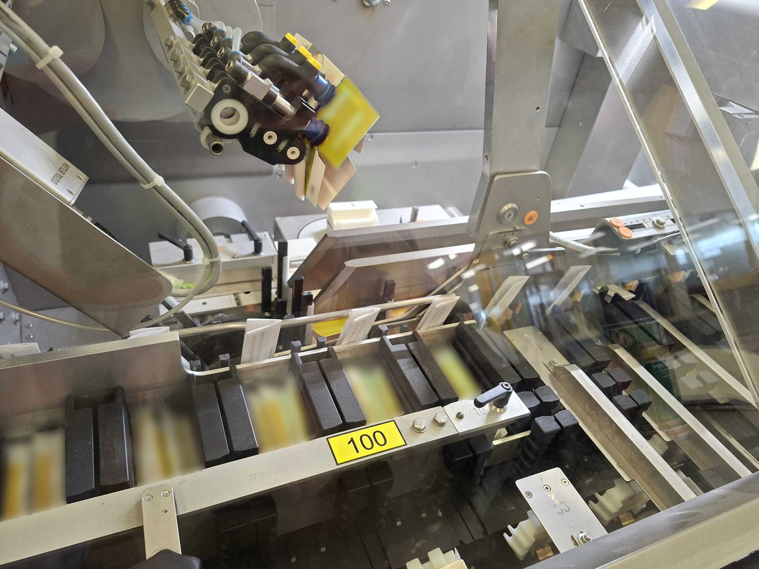 Pièce de format godet sur ligne de conditionnement pharmaceutique