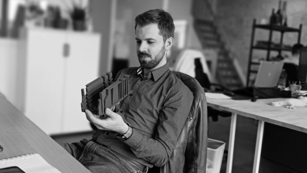 Spécialiste de l' impression 3d à Bordeaux avec une pièce de format