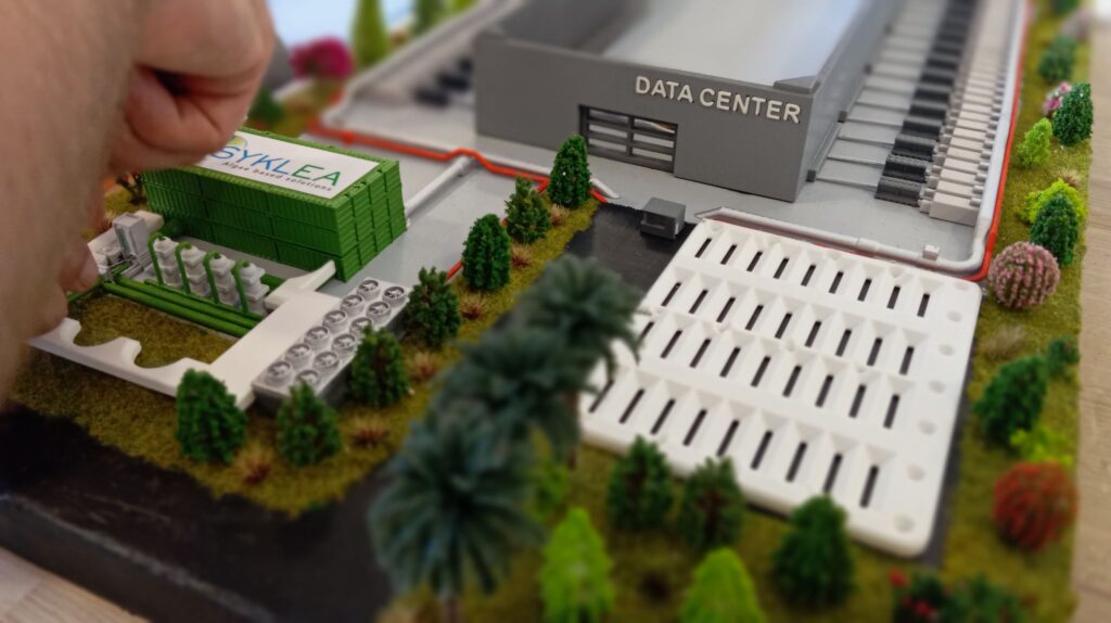 Zone technique, data center et parking en cours d’intégration sur une maquette industrielle
